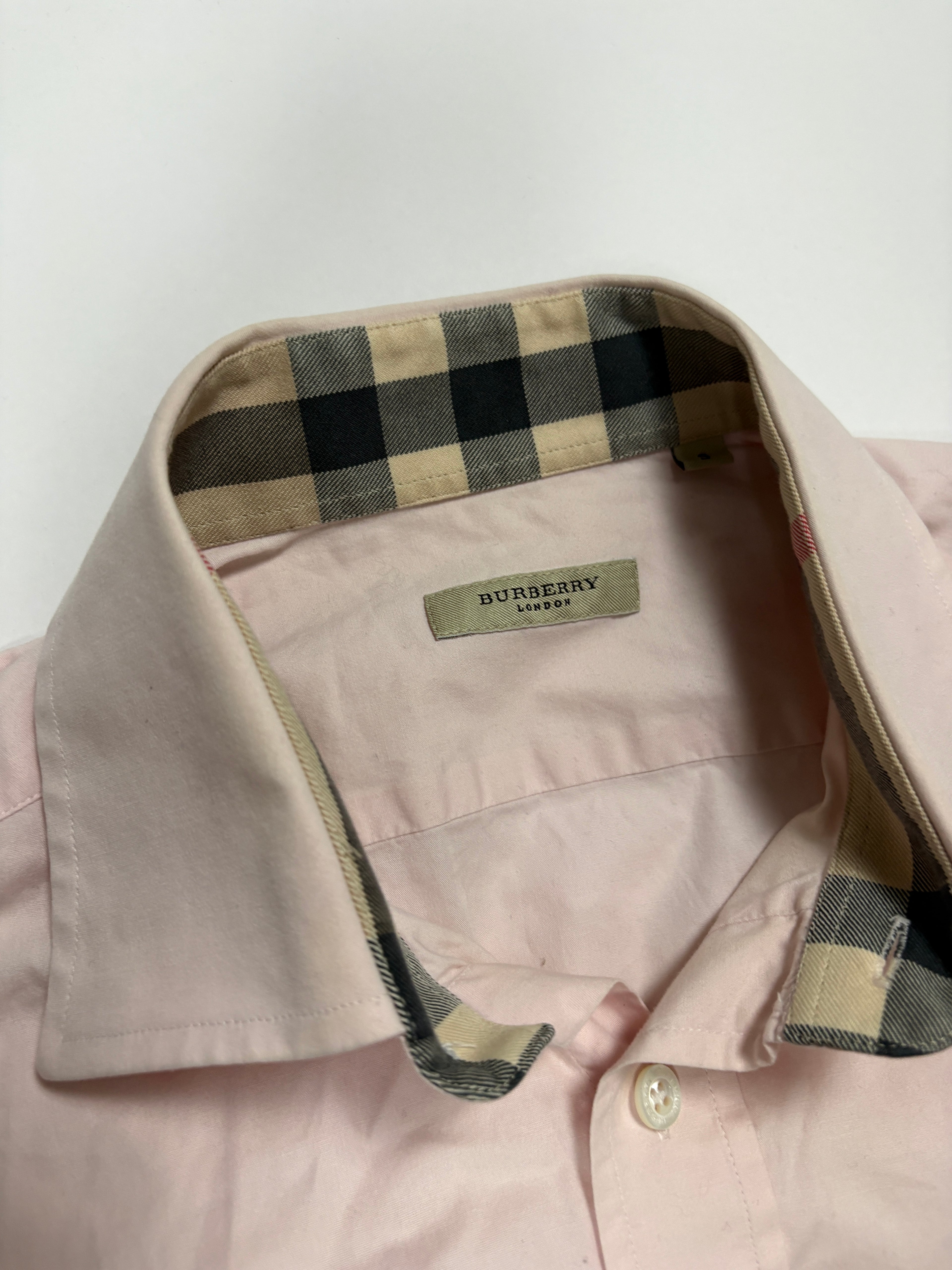 Burberry skjorte (S)